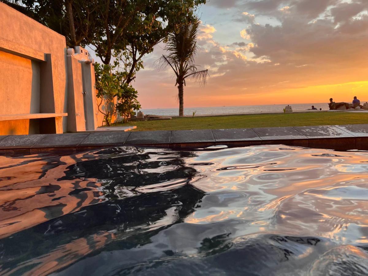 Amanda Beach Villas ウナワトゥナ エクステリア 写真
